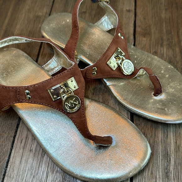 Michael Kors Brown Suede Signature MK Charm T-Strap Jeweled Thong Sandal/Sz 13 - Picture 3 of 10